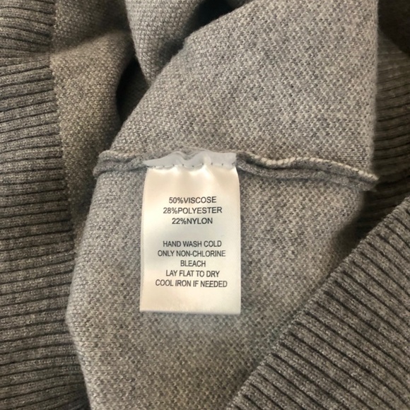 Faux Pearl Snowflake Calligraphie Sweater - Picture 9 of 9